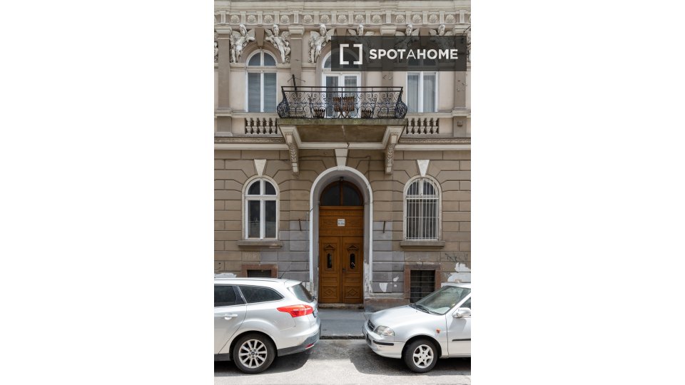 Apartment Budapest, 2 beds, 64m² — photo 5