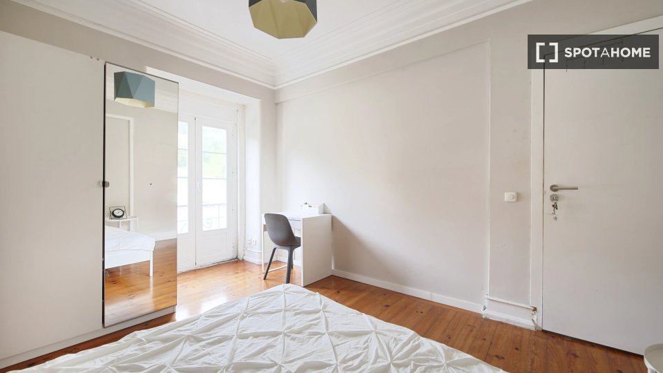 Double room Lisbon, 4 beds — photo 4