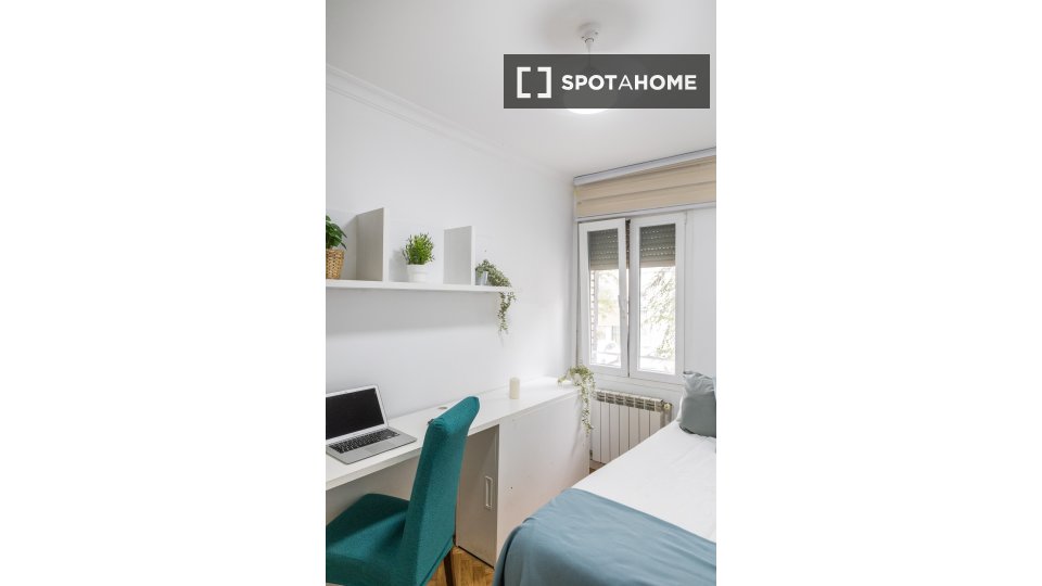 Double room Madrid, 5 beds — photo 10