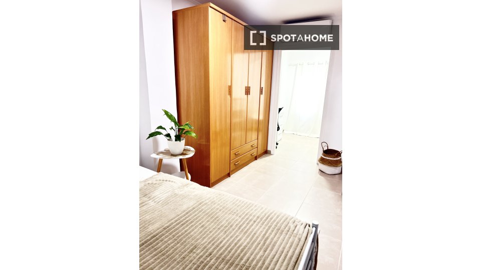 Double room Valencia, 2 beds — photo 10