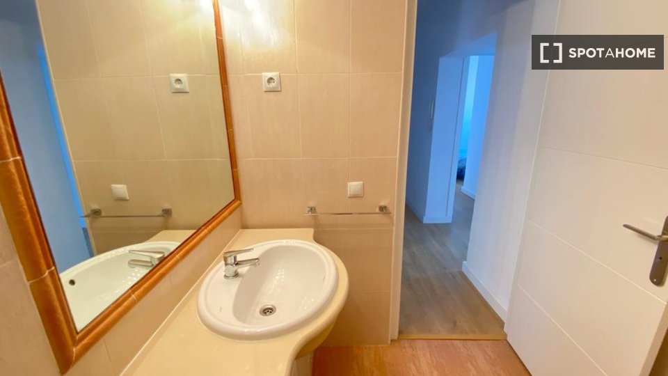 Double room Madrid, 4 beds — photo 4
