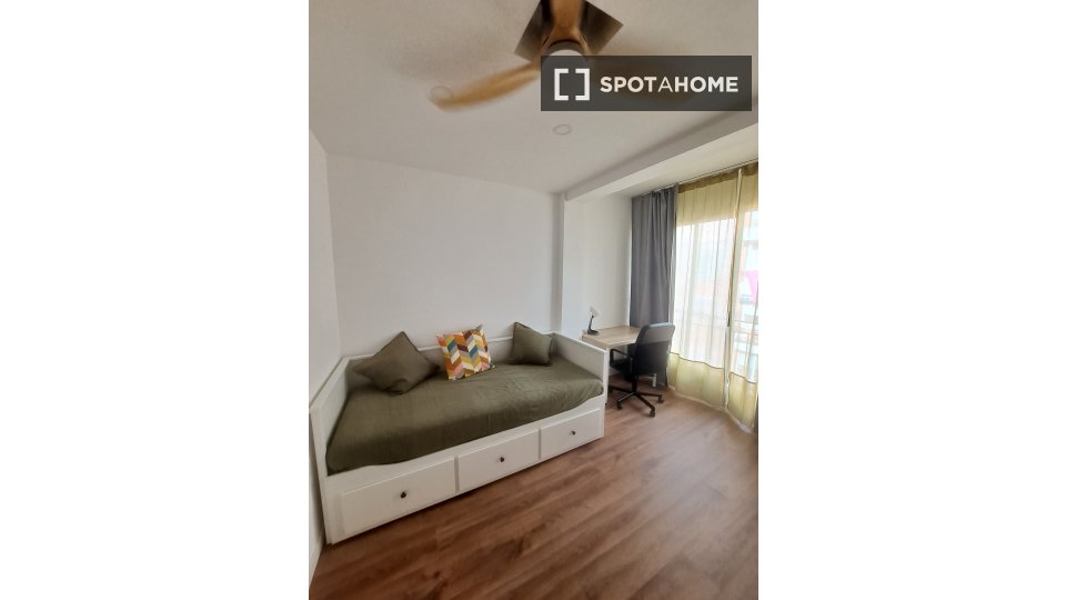Double room Valencia, 4 beds, 75m² — photo 7