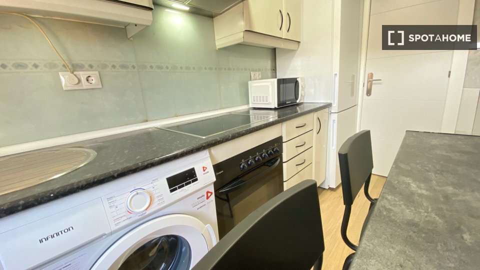 Double room Madrid, 4 beds — photo 18
