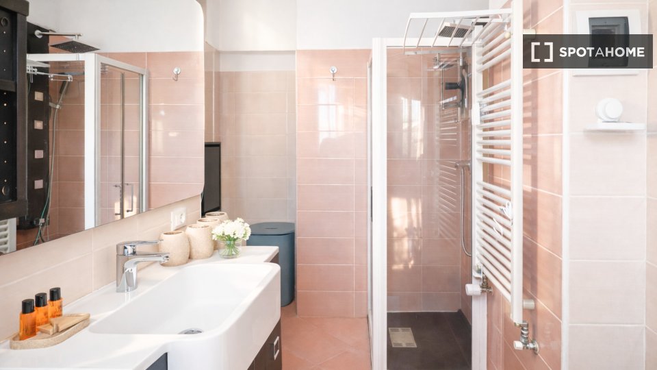 Apartment Milan, 2 beds, 65m² — photo 34