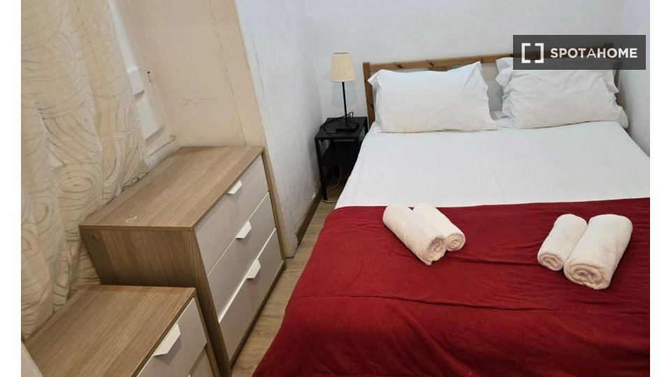 Apartment Lisbon, 4 beds, 95m² — photo 19