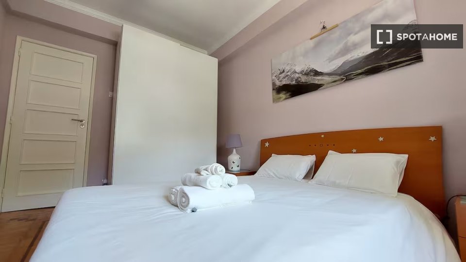 Apartment Lisbon, 2 beds, 78m² — photo 16