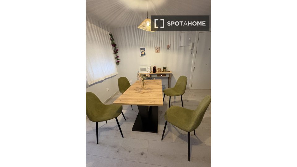 Double room Alicante, 2 beds, 75m² — photo 5