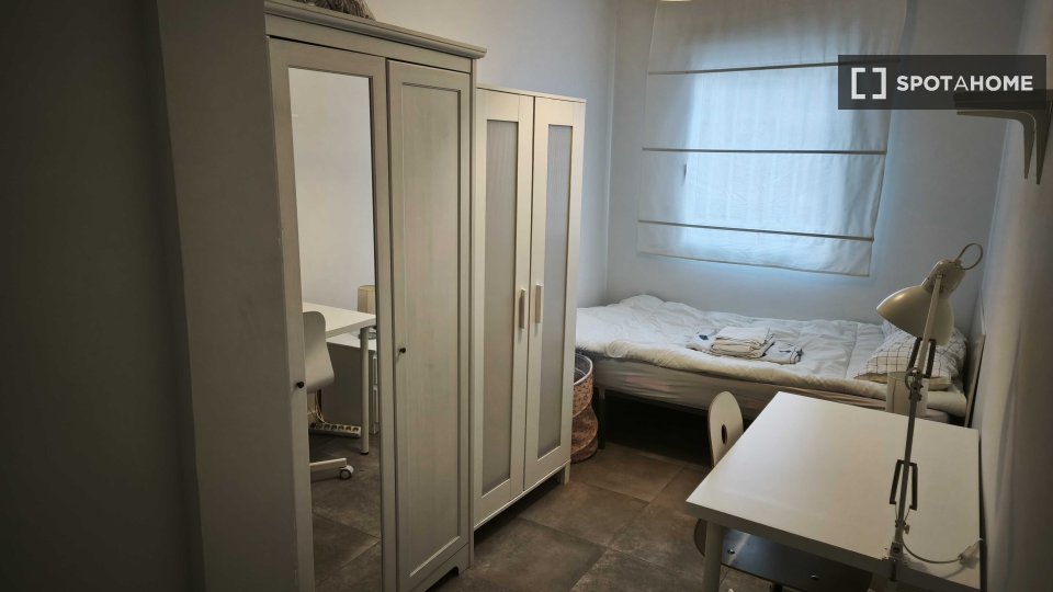 Double room Madrid, 4 beds, 77m² — photo 62