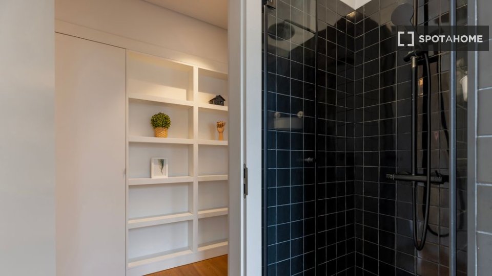 Apartment Lisbon, 1 bed — photo 19