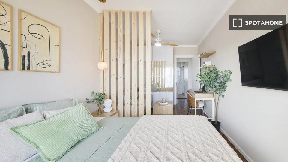 Double room Lisbon, 9 beds — photo 13