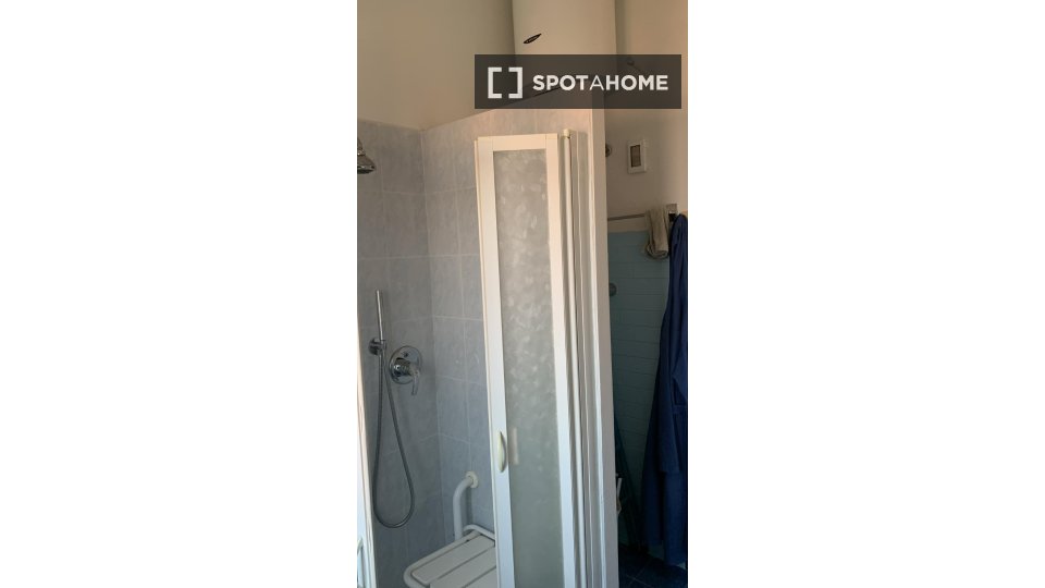 Double room Bologna, 3 beds — photo 7
