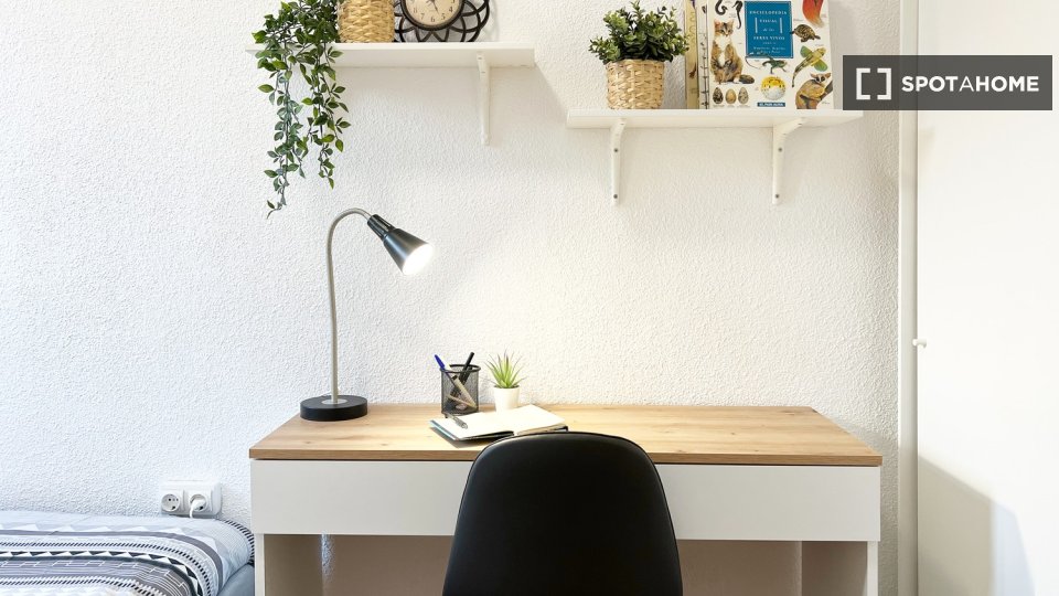 Double room Madrid, 9 beds, 200m² — photo 12