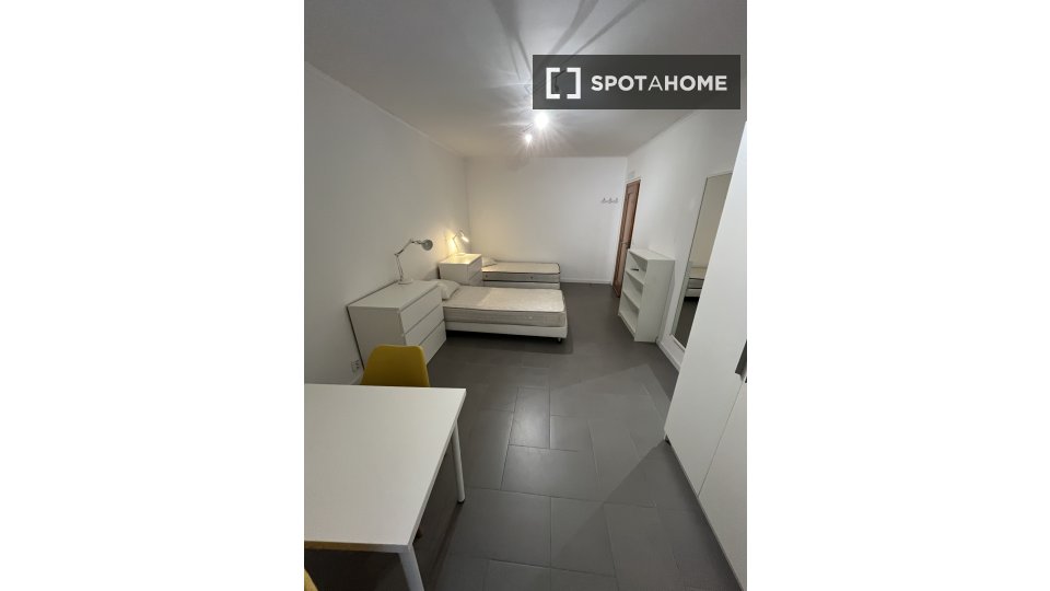 Double room Lisbon, 6 beds, 150m² — photo 1