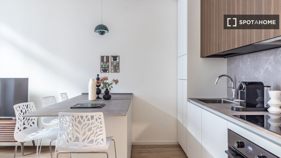 Apartment Milan, 2 beds, 75m² — photo 3