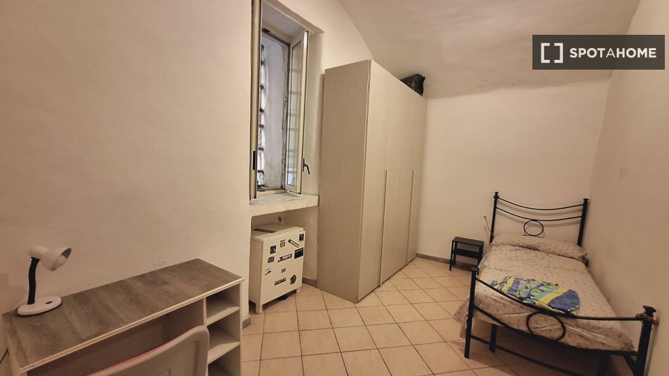 Double room Naples, 5 beds — photo 1