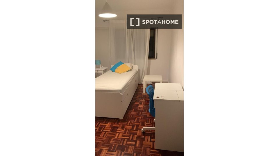 Double room Lisbon, 2 beds, 80m² — photo 6