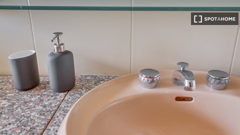 Double room Milan, 3 beds, 105m² — photo 4