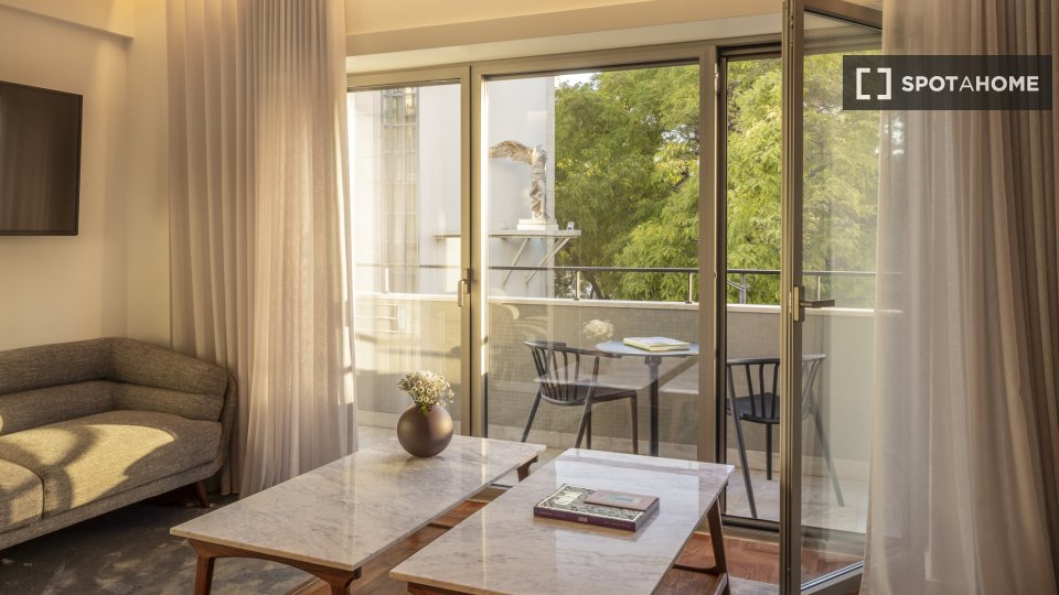 Apartment Lisbon, 2 beds, 59m² — photo 46