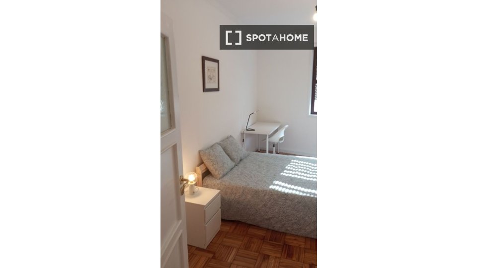 Double room Porto, 5 beds, 180m² — photo 7