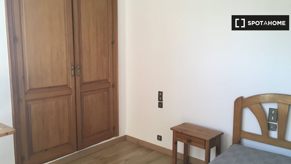 Double room Madrid, 7 beds, 280m² — photo 1