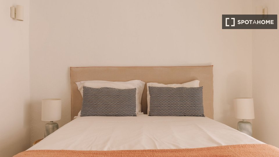 Apartment Lisbon, 2 beds, 70m² — photo 12