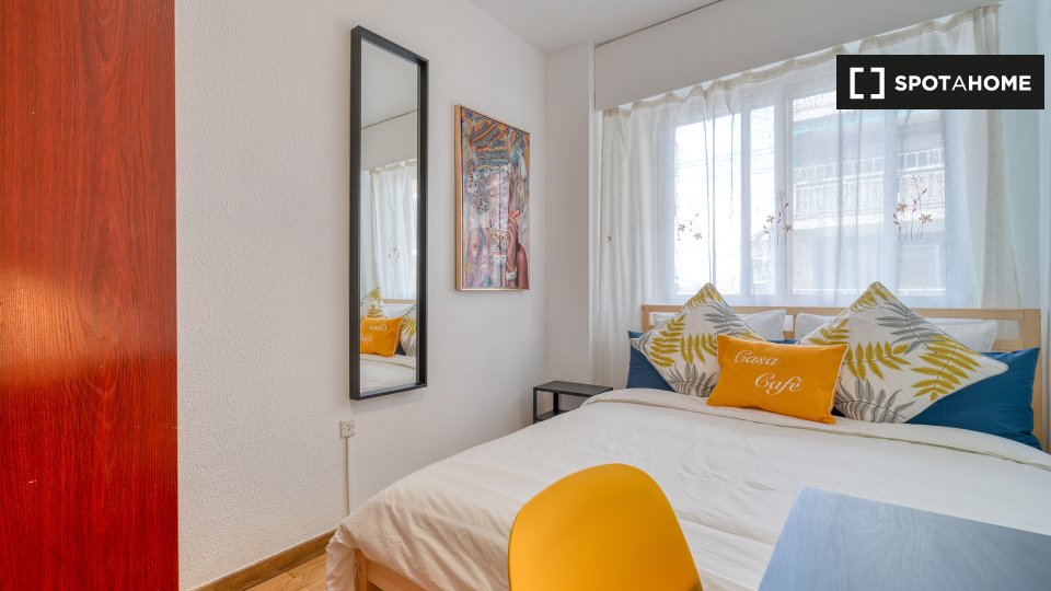 Double room Madrid, 4 beds, 50m² — photo 4