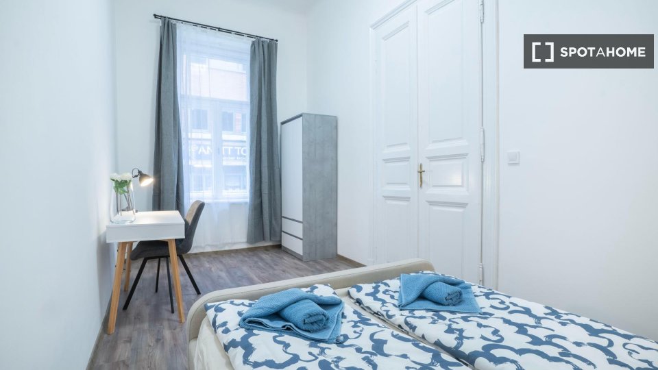 Apartment Budapest, 2 beds, 65m² — photo 13