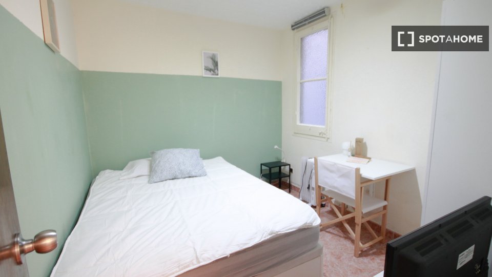 Shared apartment room for rent in Barcelona - in Barcelona