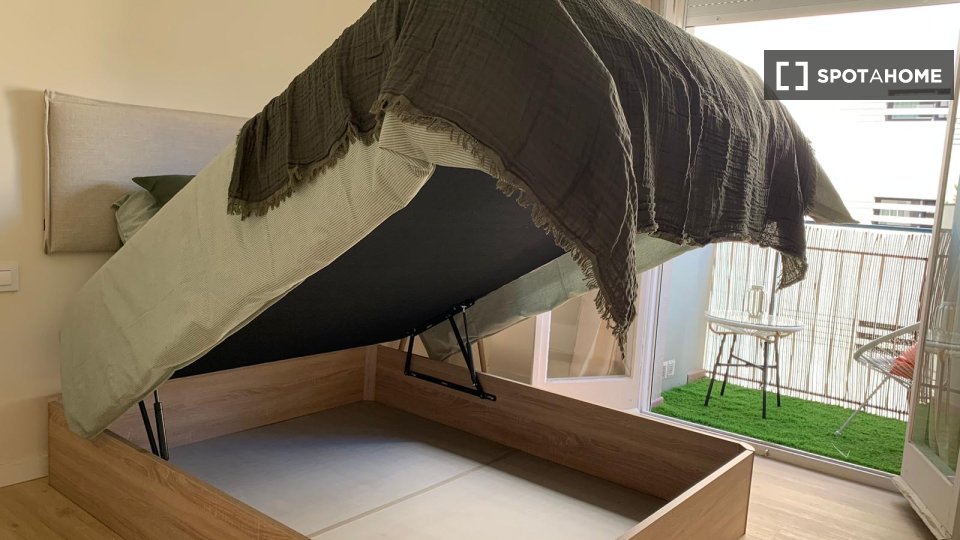 Double room Barcelona, 4 beds, 85m² — photo 3