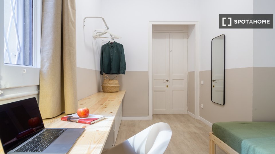 Double room Barcelona, 4 beds, 90m² — photo 16
