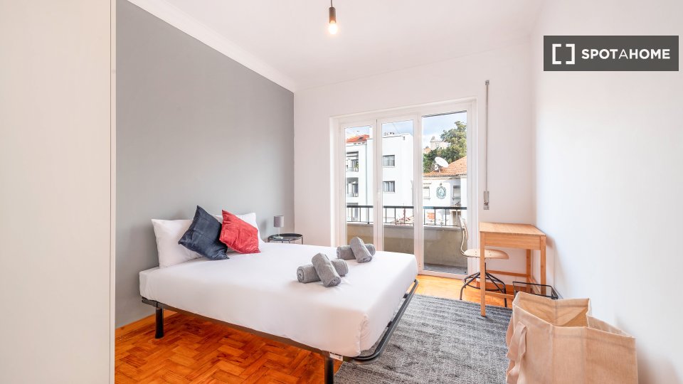 Double room Lisbon, 5 beds, 103m² — photo 16