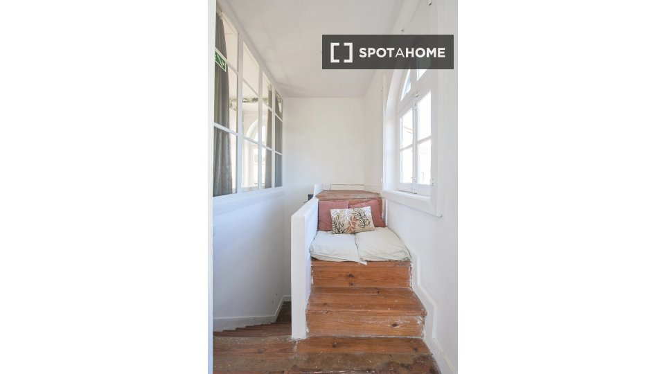 Double room Lisbon, 13 beds — photo 19