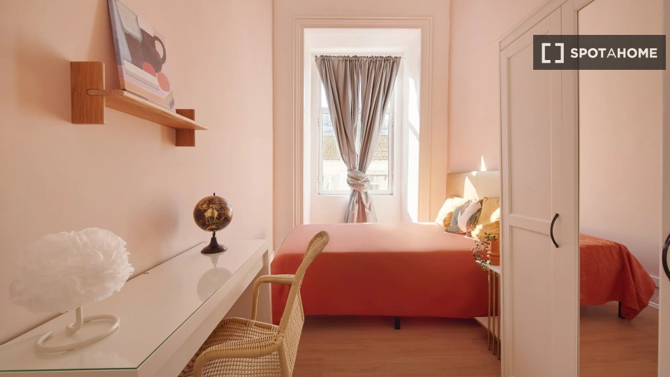 Double room Lisbon, 9 beds — photo 10