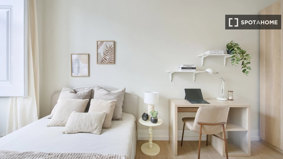 Double room Lisbon, 9 beds — photo 12