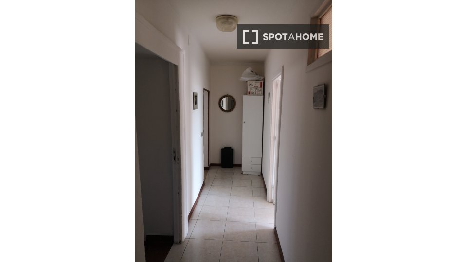 Double room Naples, 3 beds, 110m² — photo 4