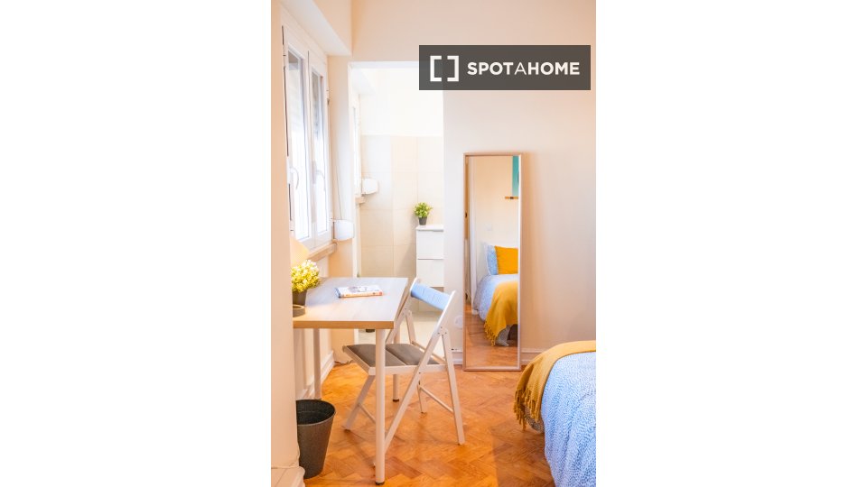 Double room Lisbon, 7 beds — photo 15