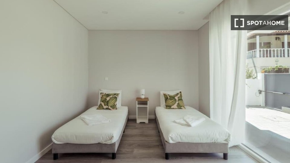 Apartment Lisbon, 5 beds — photo 11
