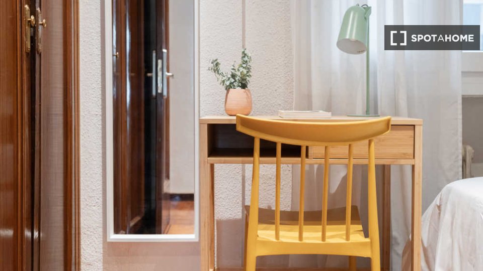 Double room Madrid, 6 beds — photo 47