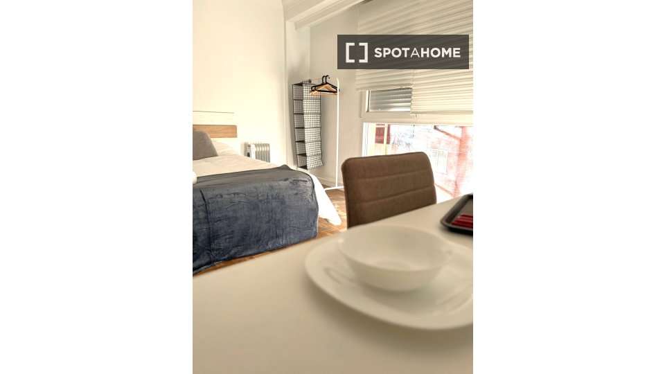 Double room Madrid, 8 beds, 160m² — photo 42
