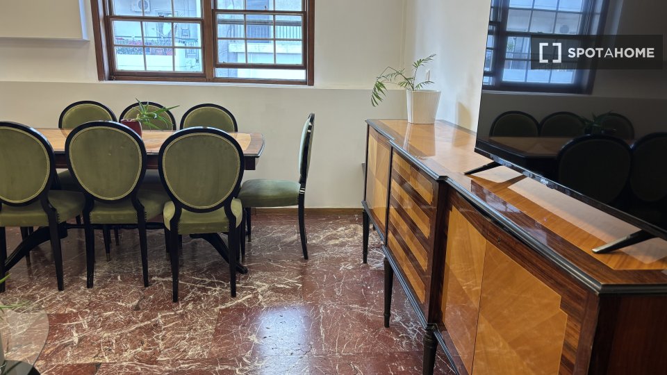 Double room Athens, 4 beds, 130m² — photo 10