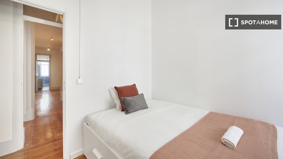 Double room Lisbon, 8 beds — photo 19