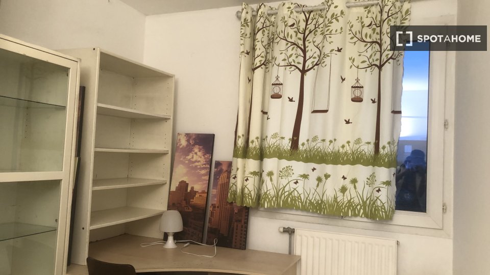 Double room Paris, 3 beds, 14m² — photo 16