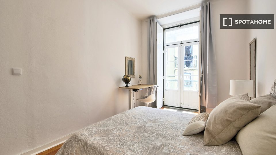 Double room Lisbon, 13 beds — photo 2