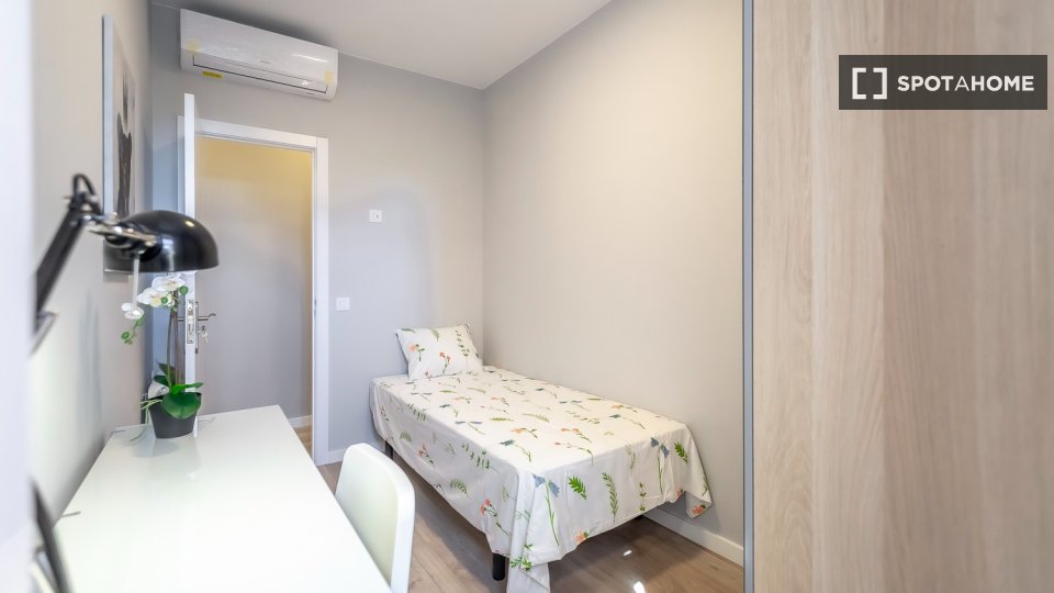 Double room Madrid, 14 beds — photo 3