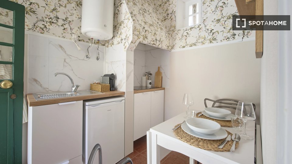 Apartment Lisbon, 1 bed — photo 2