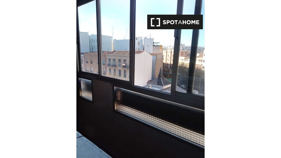 Double room Madrid, 5 beds, 95m² — photo 15
