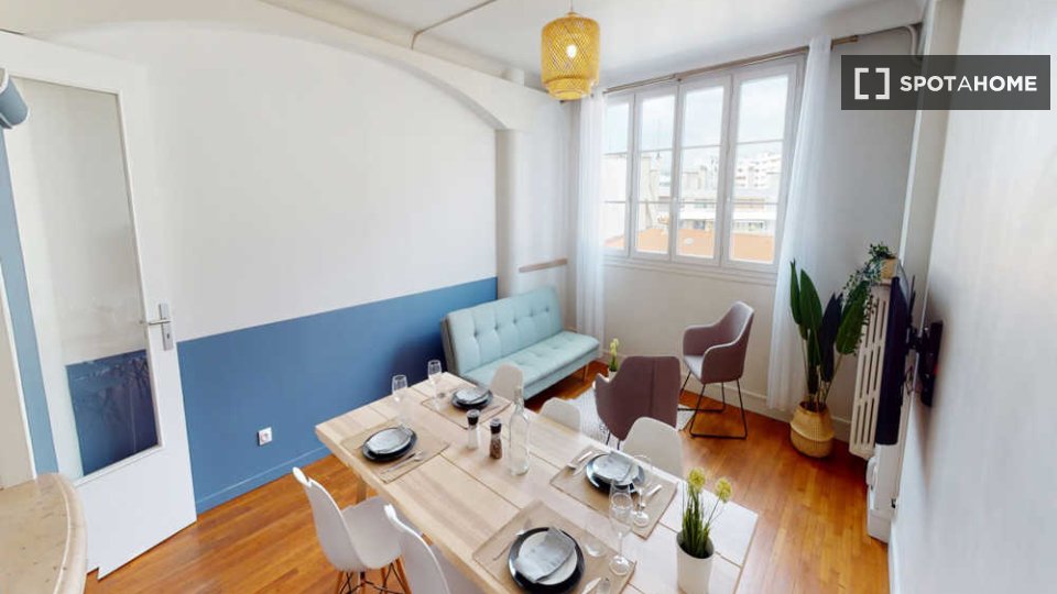 Double room Paris, 5 beds, 110m² — photo 1