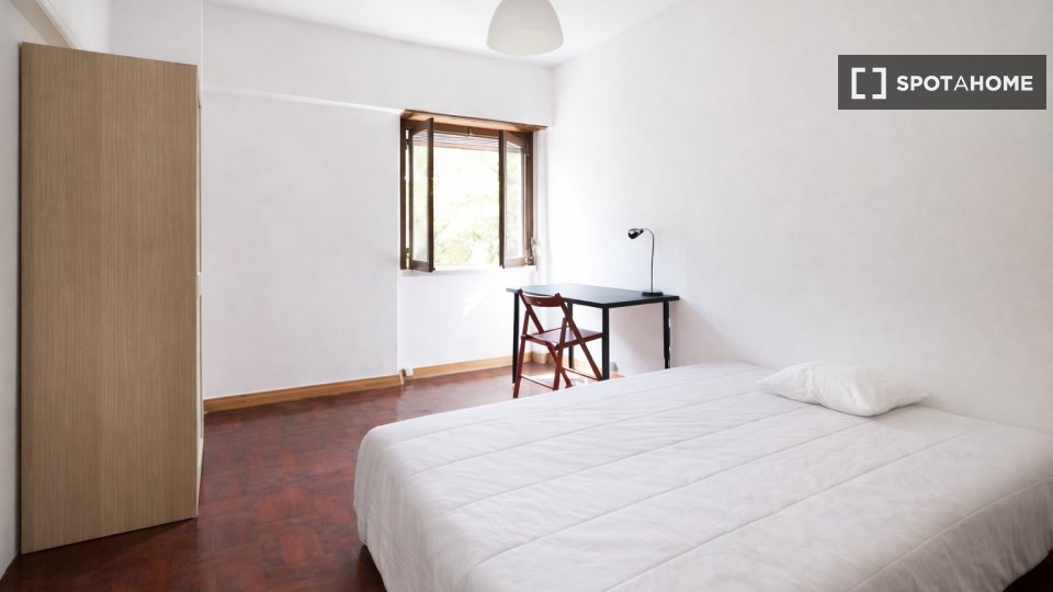 Double room Lisbon, 6 beds — photo 30