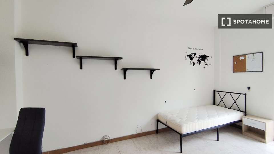 Double room Milan, 3 beds, 118m² — photo 1