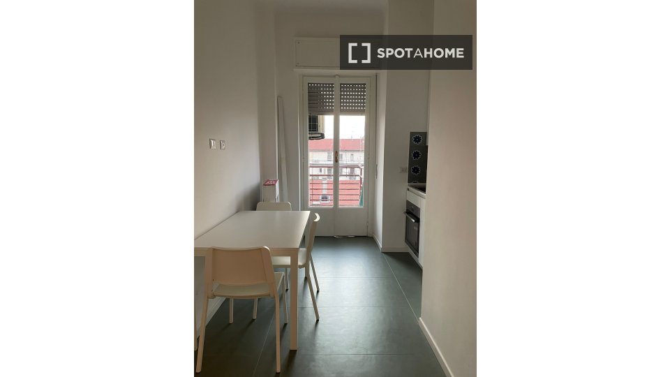 Double room Milan, 2 beds, 90m² — photo 3